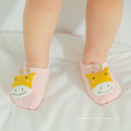 Großhandel heiß verkauft billige komfortable Bootsocken 3d Babysocken 100% Cartoon süße Babysocken niedriger Preis mit Tierkopf